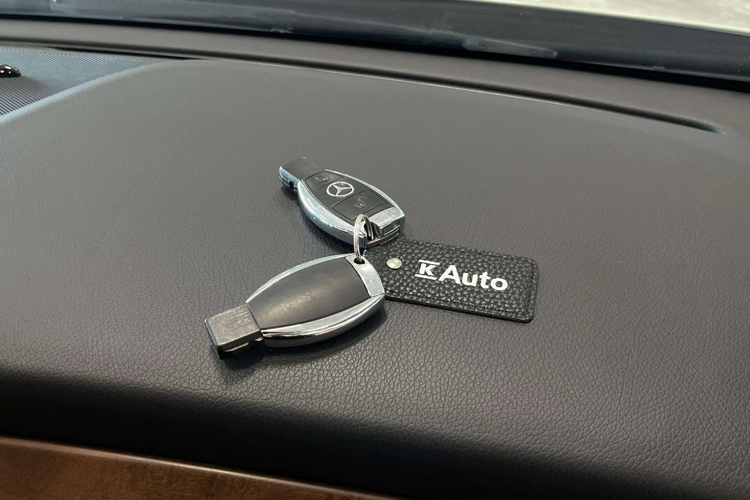 valkoinen Mercedes-Benz GLA 2014 kuva 28.