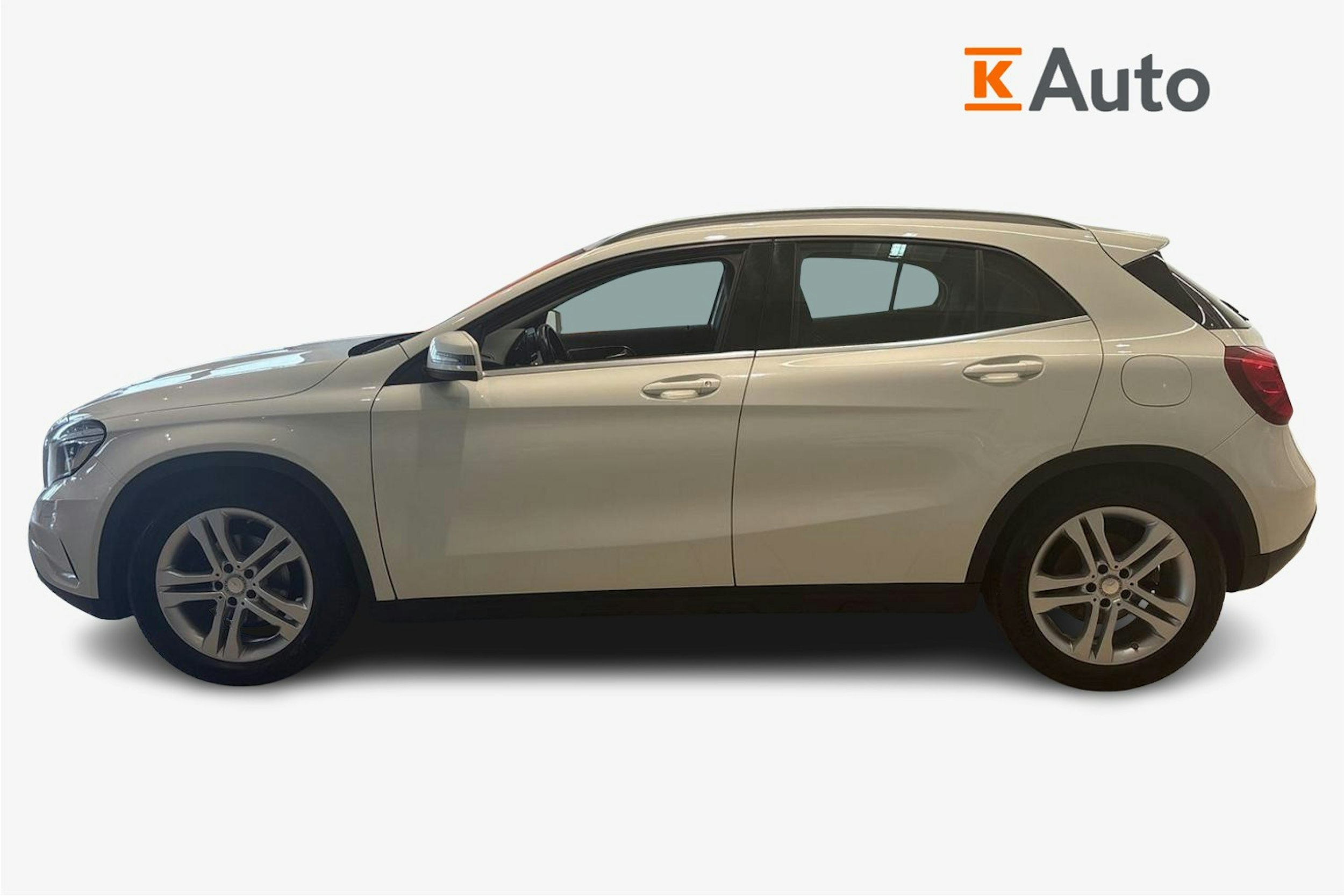 valkoinen Mercedes-Benz GLA 2014 kuva 6.