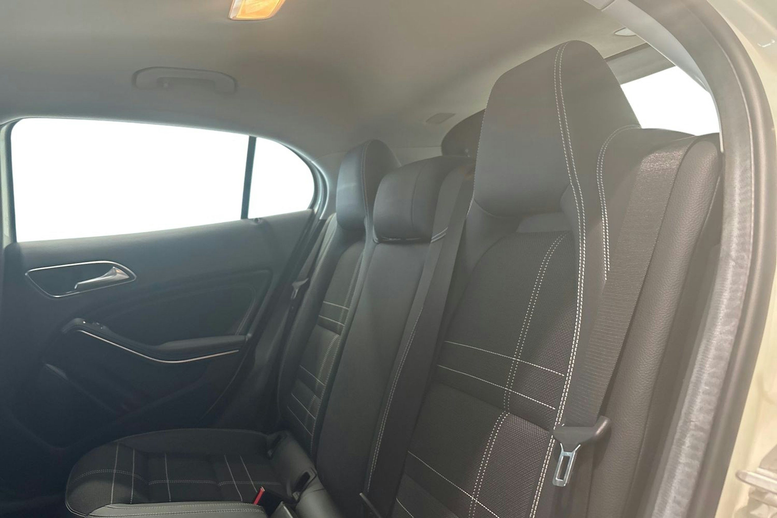 valkoinen Mercedes-Benz GLA 2014 kuva 10.