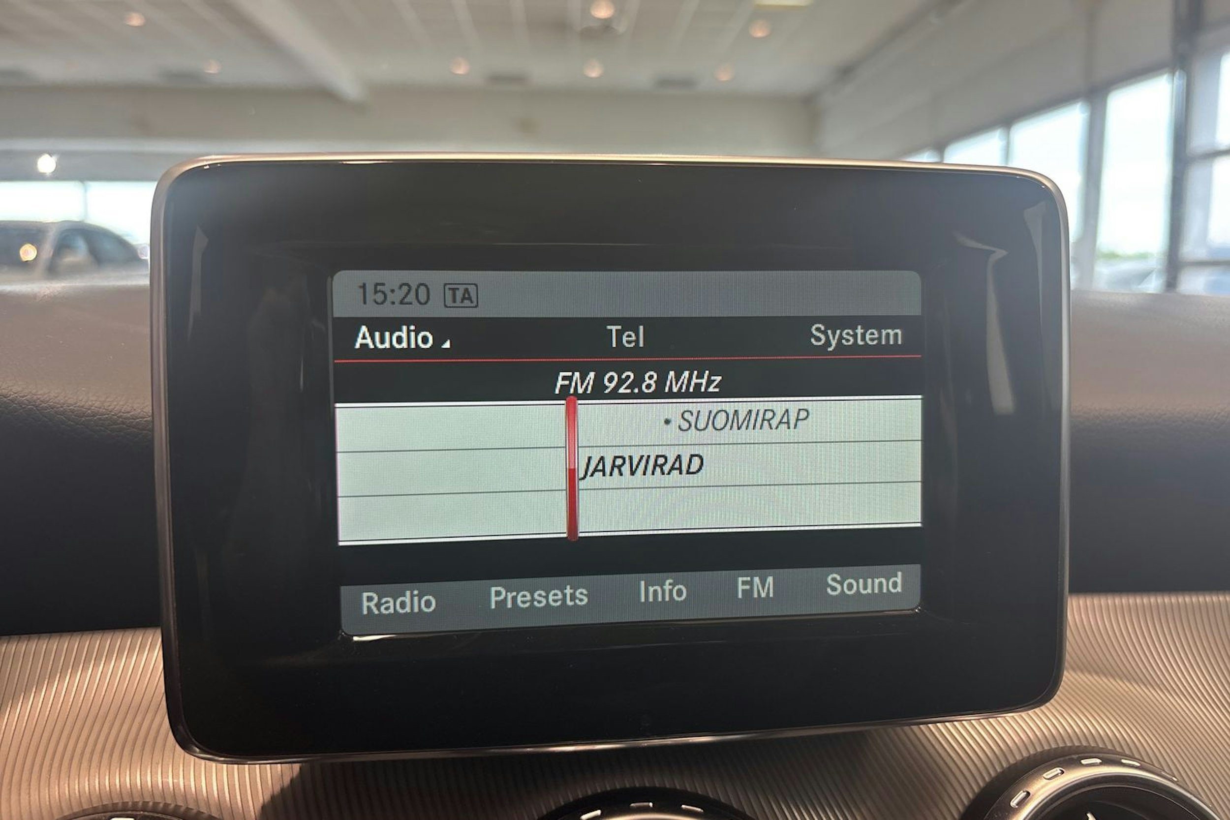 valkoinen Mercedes-Benz GLA 2014 kuva 19.