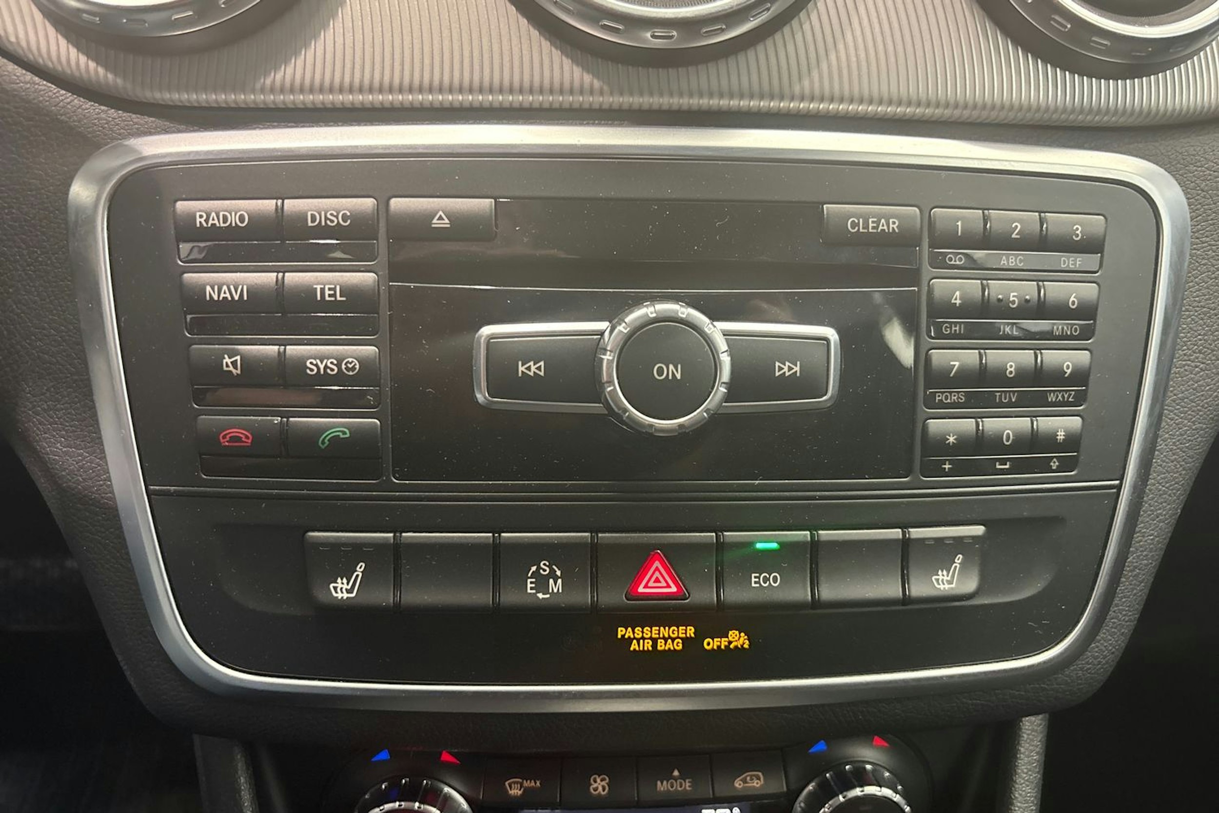 valkoinen Mercedes-Benz GLA 2014 kuva 21.