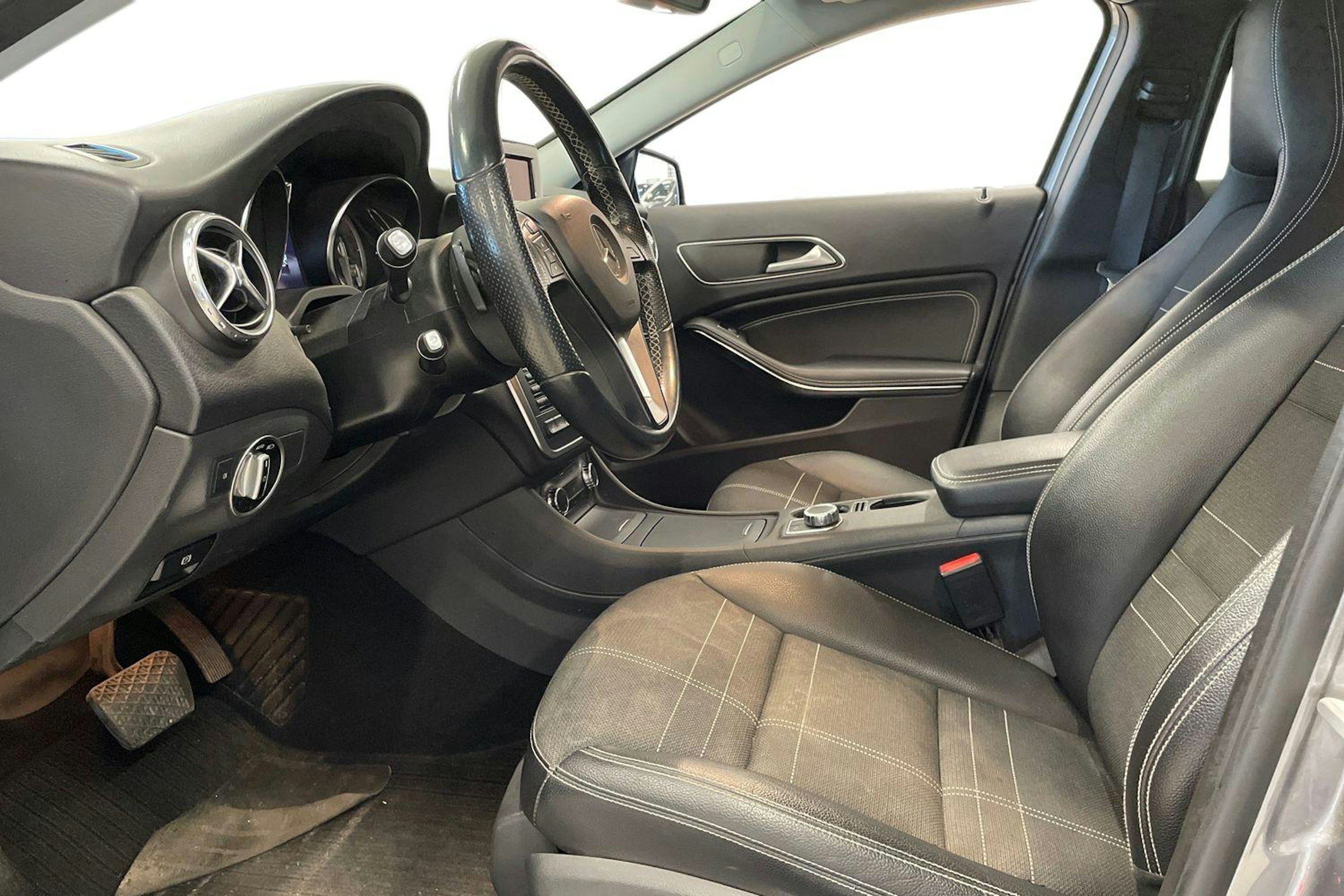 Harmaa Mercedes-Benz GLA 2014 kuva 3.