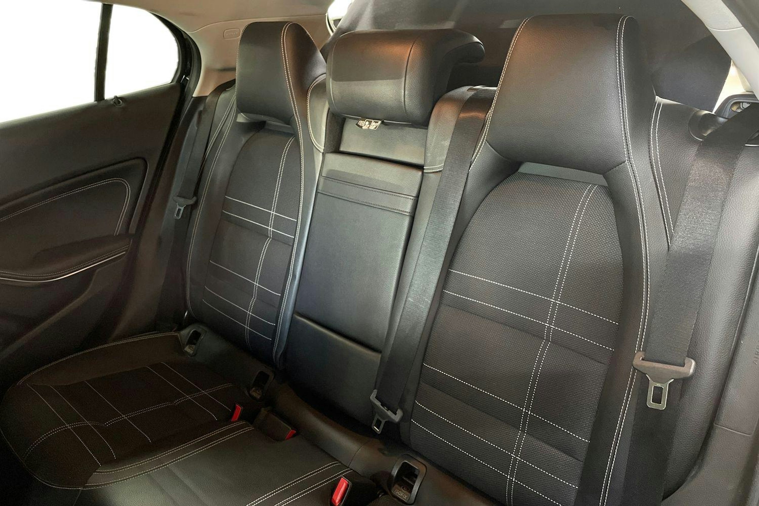 Musta Mercedes-Benz GLA 2014 kuva 10.