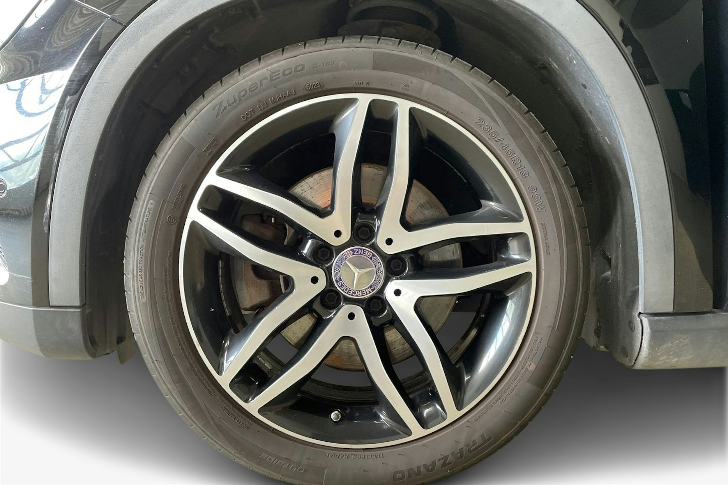 Musta Mercedes-Benz GLA 2014 kuva 11.