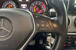 Musta Mercedes-Benz GLA 2014 kuva 16.