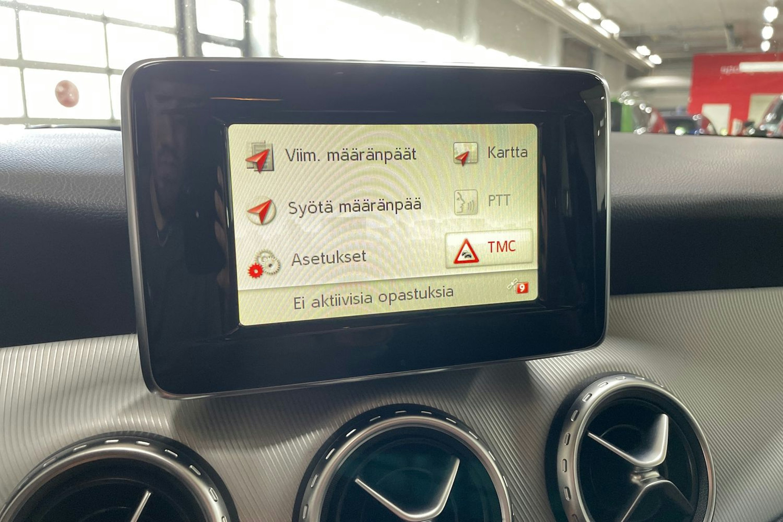 Musta Mercedes-Benz GLA 2014 kuva 19.