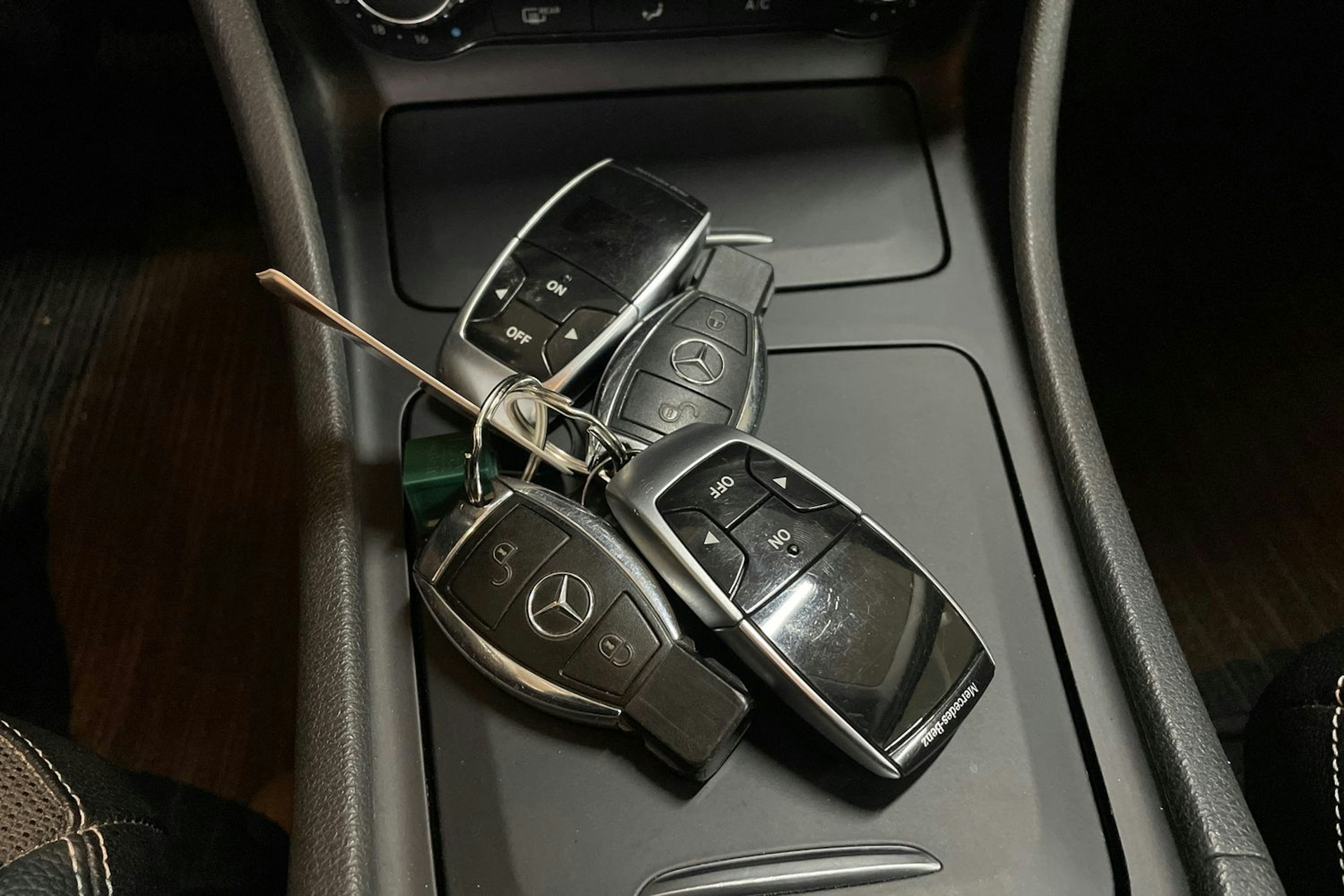 Musta Mercedes-Benz GLA 2014 kuva 21.