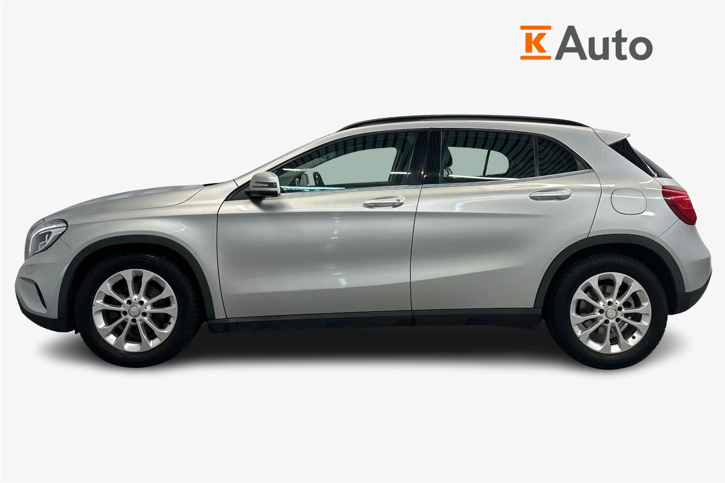 harmaa Mercedes-Benz GLA 2015 kuva 5.