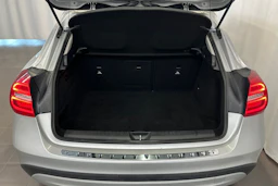harmaa Mercedes-Benz GLA 2015 kuva 13.
