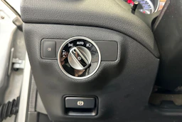 harmaa Mercedes-Benz GLA 2015 kuva 15.