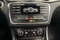 harmaa Mercedes-Benz GLA 2015 kuva 20.