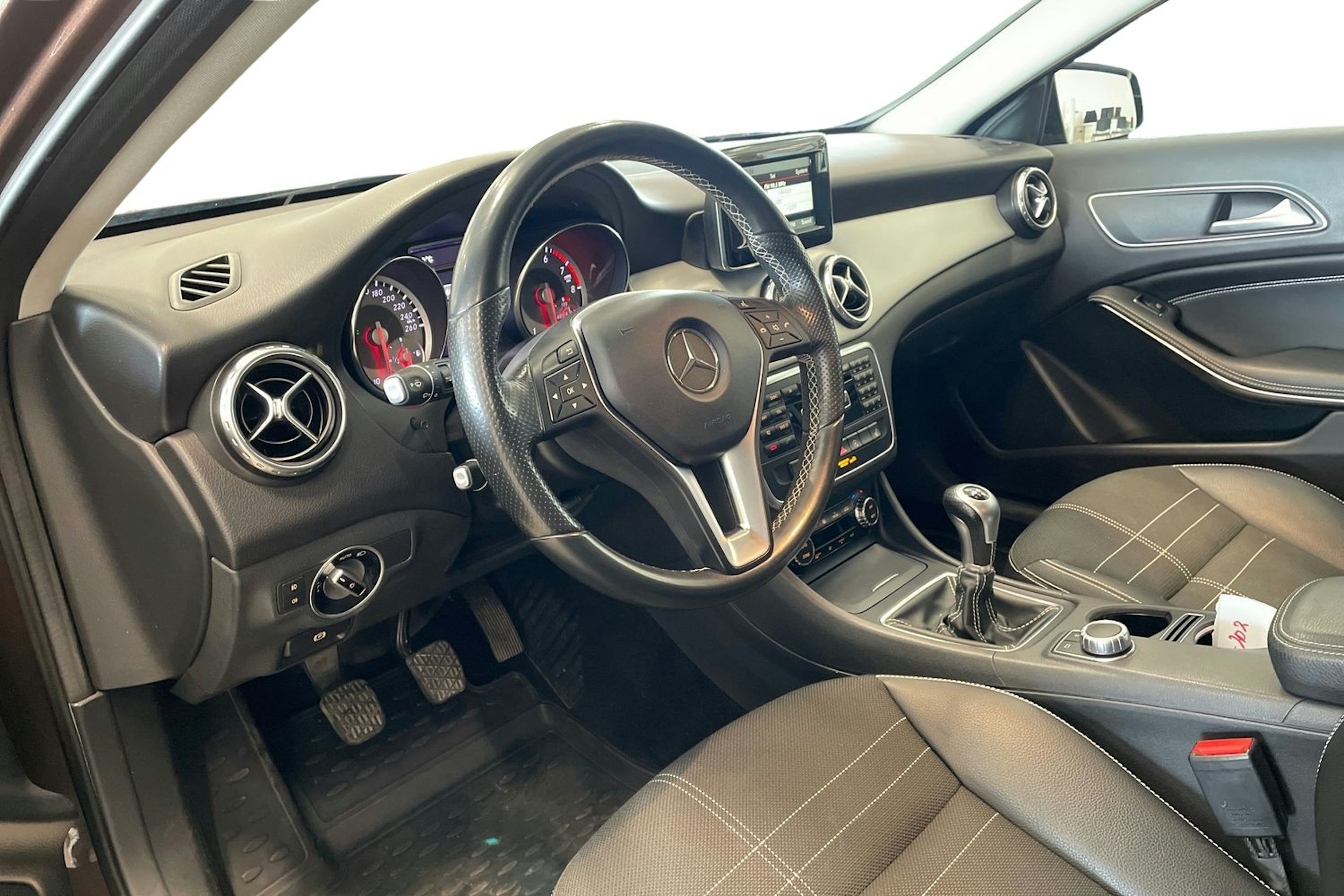 met. ruskea (beige) Mercedes-Benz GLA 2015 kuva 7.
