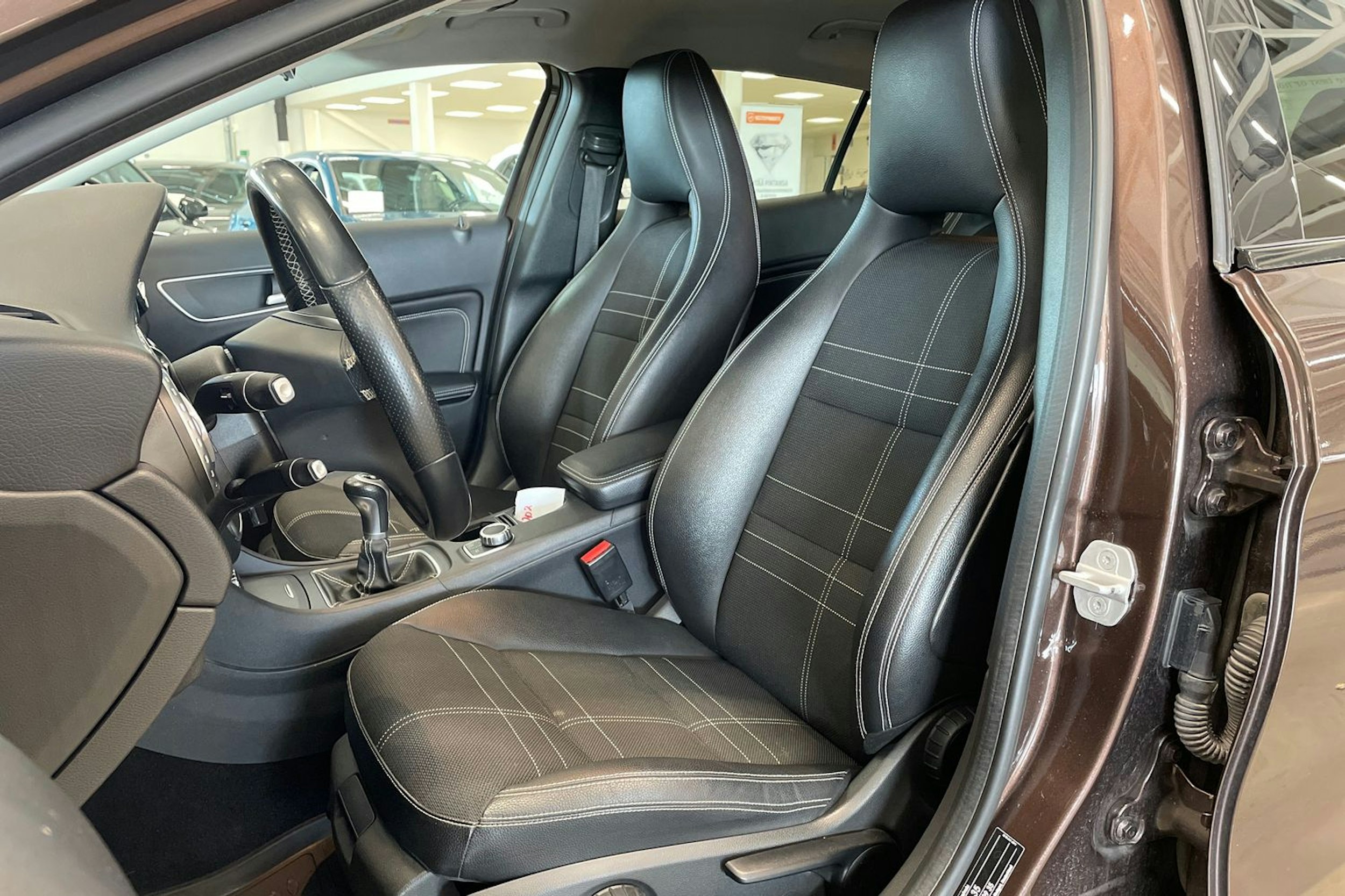 met. ruskea (beige) Mercedes-Benz GLA 2015 kuva 14.