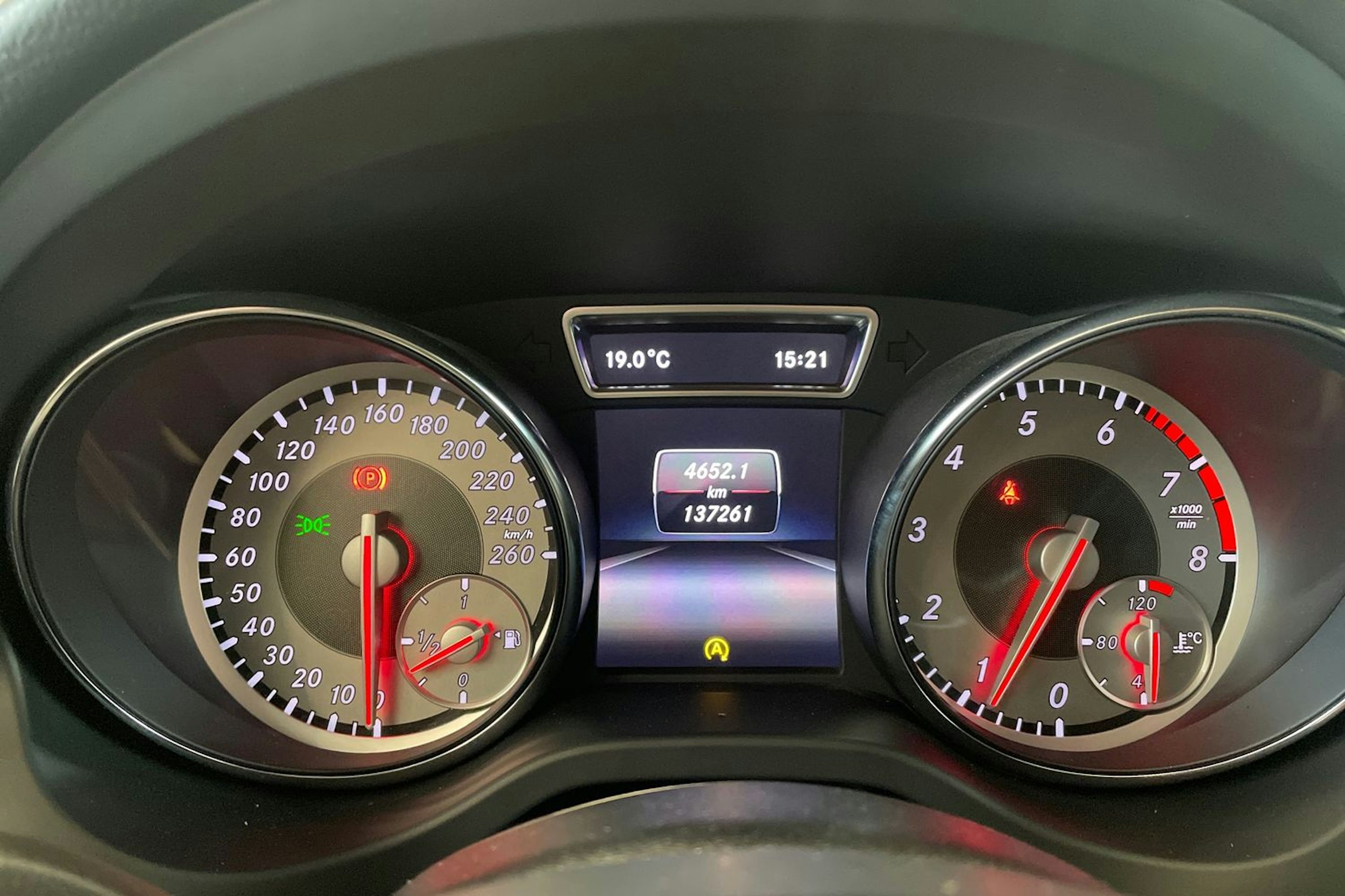 met. ruskea (beige) Mercedes-Benz GLA 2015 kuva 19.