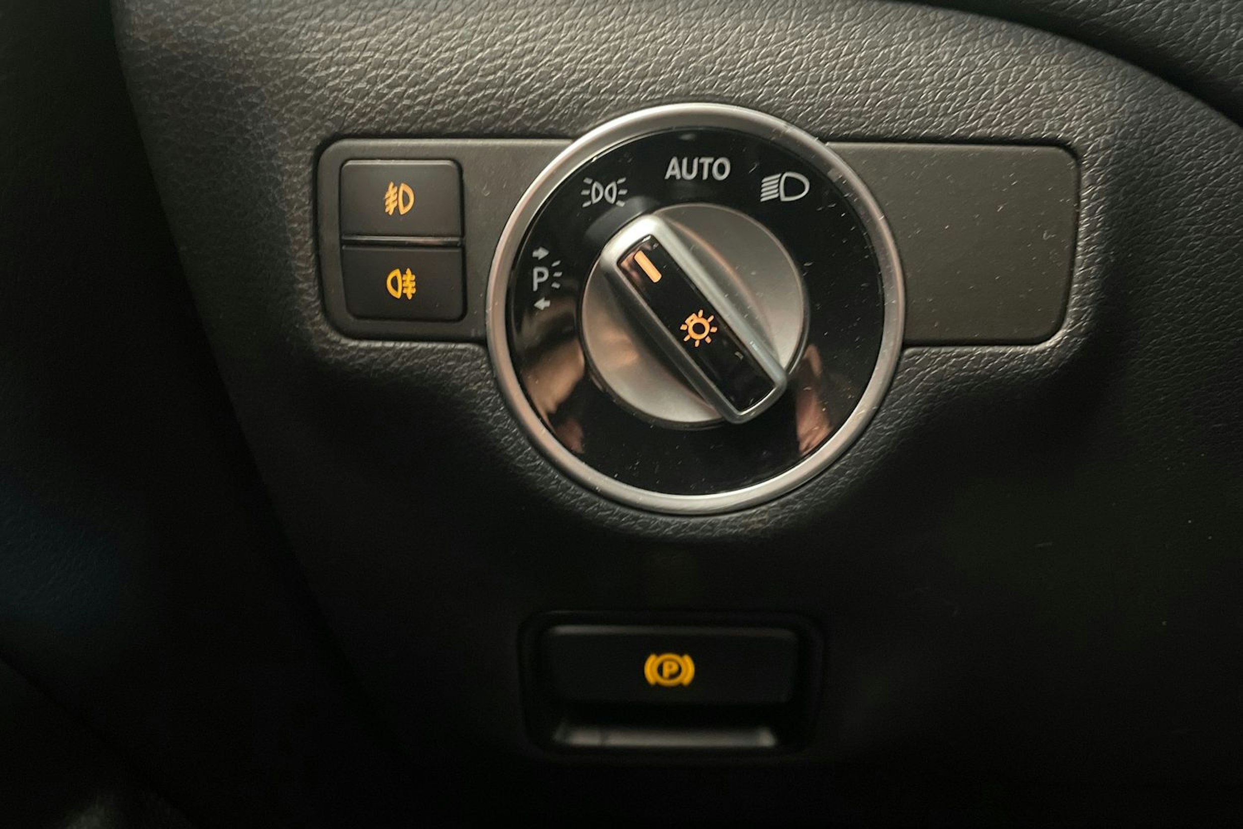 met. ruskea (beige) Mercedes-Benz GLA 2015 kuva 20.