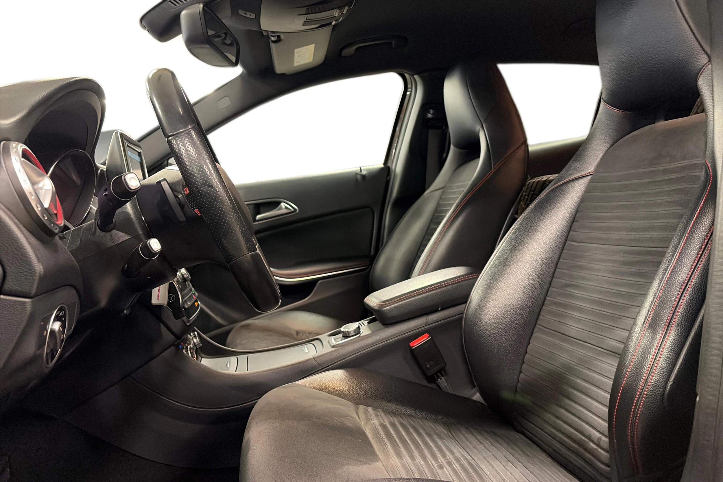 ruskea (beige) Mercedes-Benz GLA 2015 kuva 3.