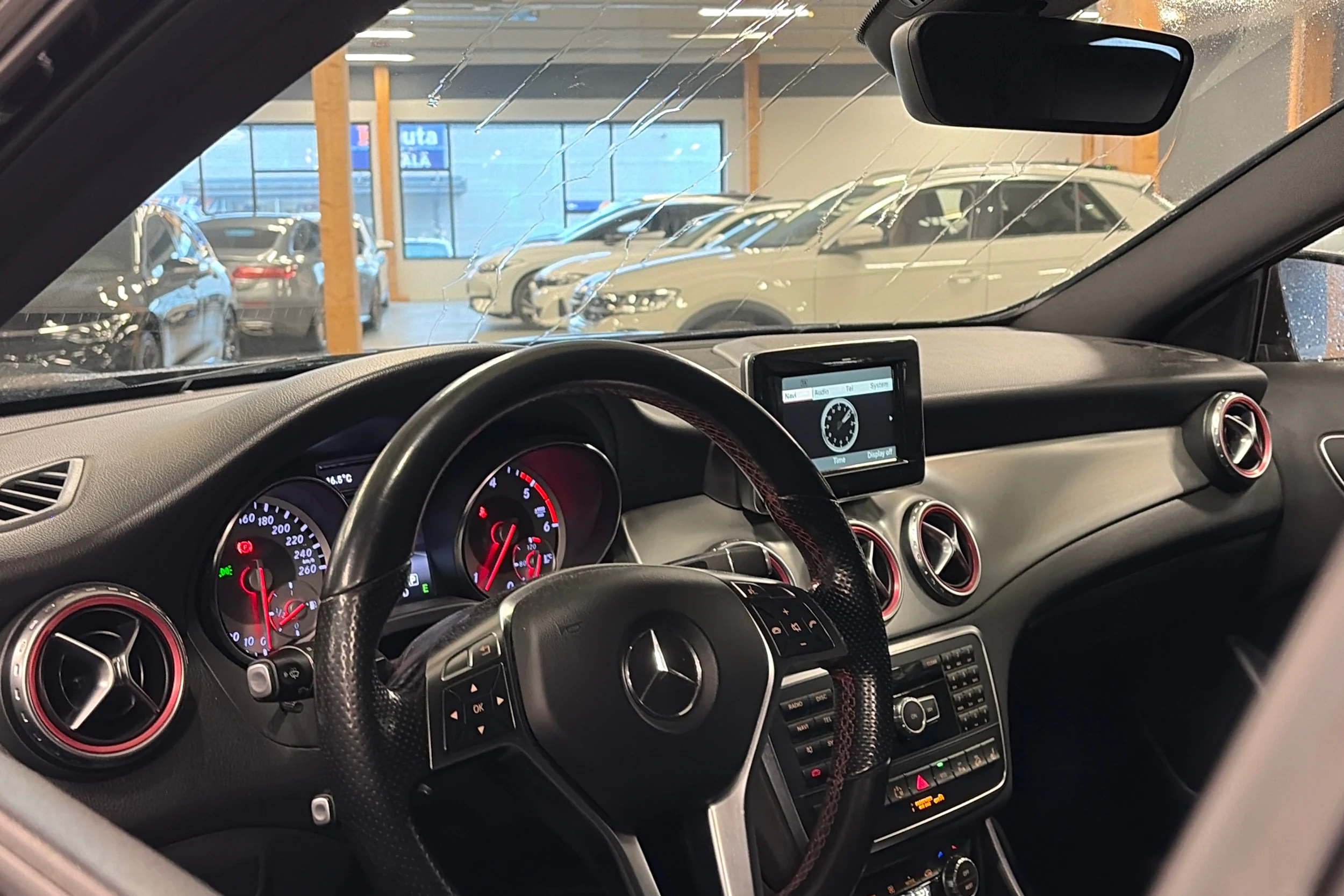 ruskea (beige) Mercedes-Benz GLA 2015 kuva 4.