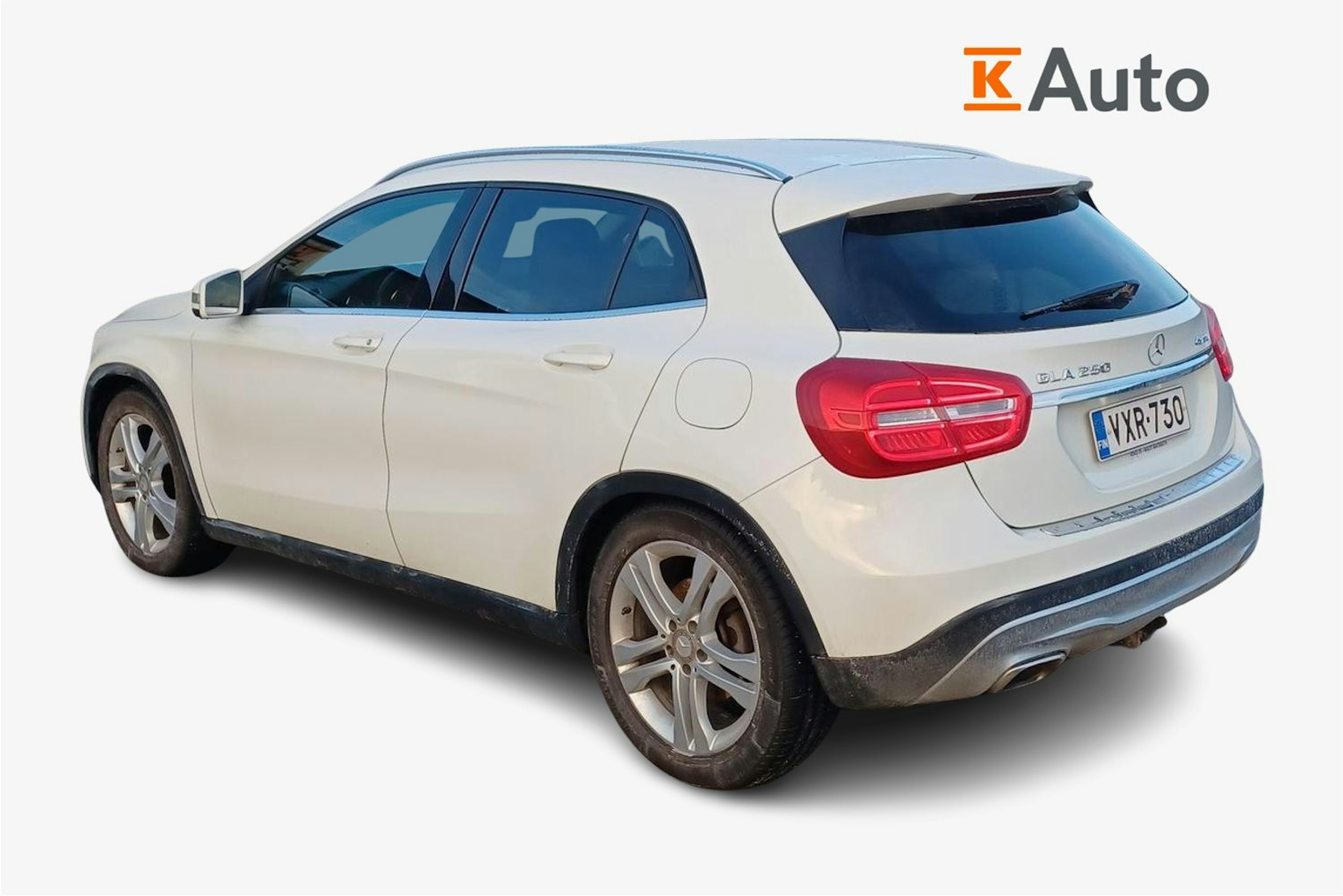 valkoinen Mercedes-Benz GLA 2015 kuva 2.