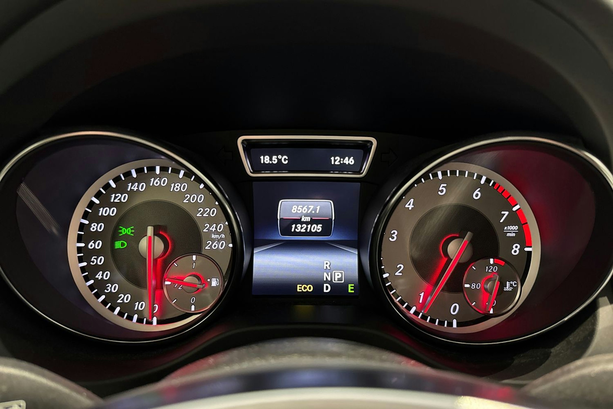 met. harmaa Mercedes-Benz GLA 2015 kuva 19.