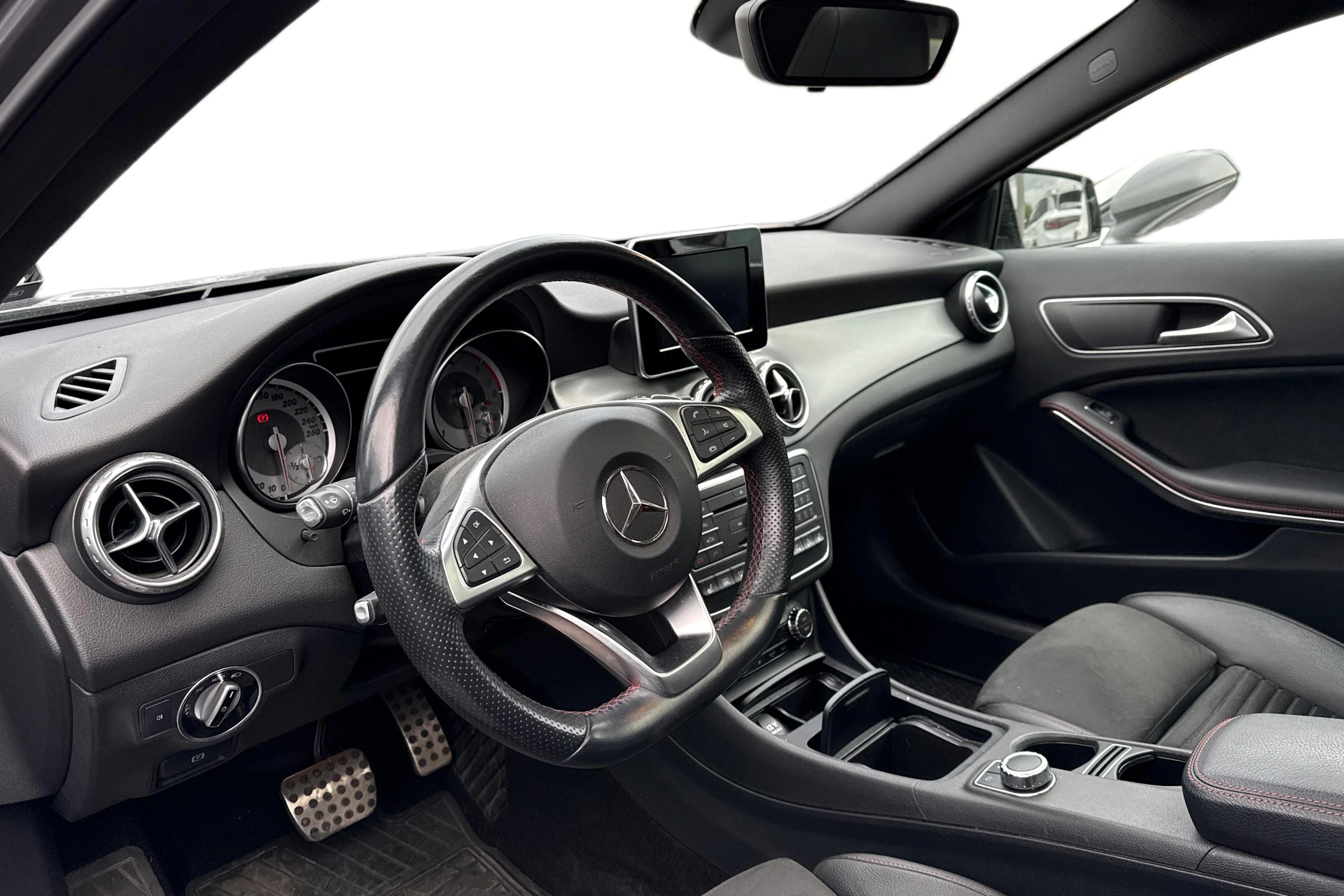 harmaa Mercedes-Benz GLA 2016 kuva 3.