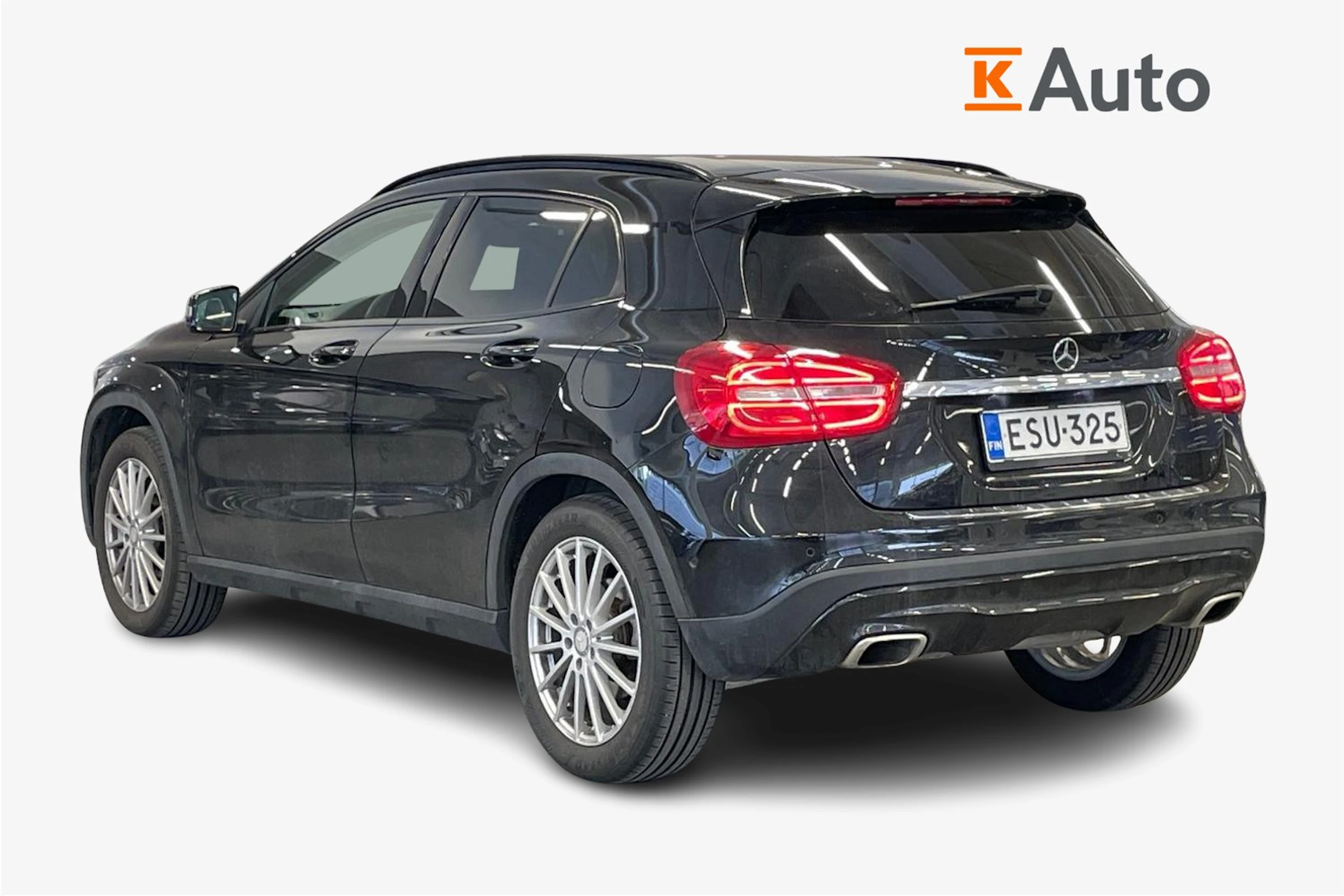 musta Mercedes-Benz GLA 2016 kuva 2.
