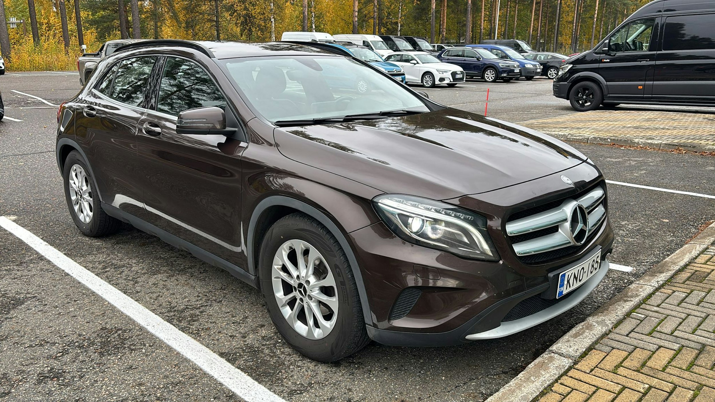 met. ruskea (tumma) Mercedes-Benz GLA 2016 kuva 1.