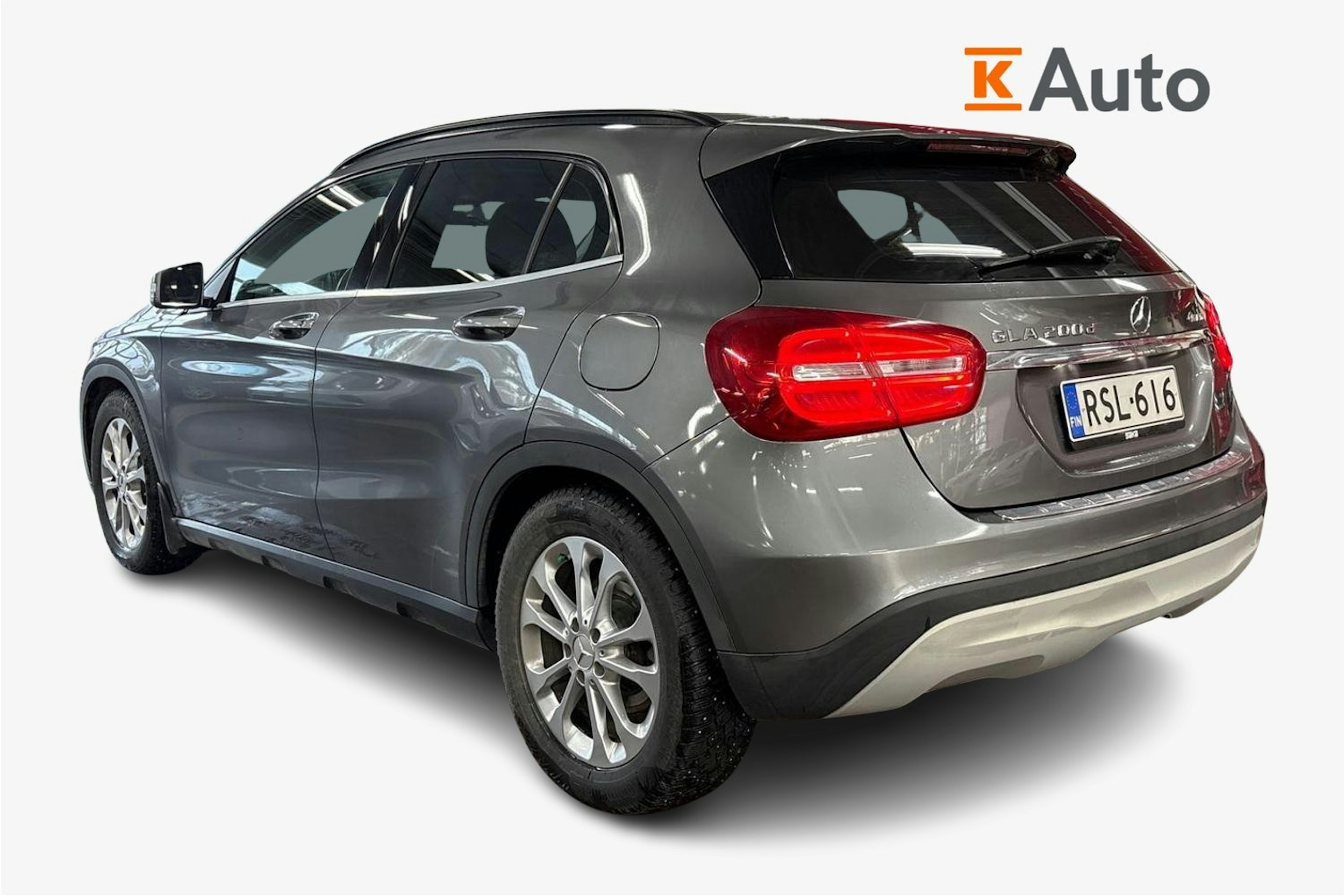 Harmaa Mercedes-Benz GLA 2016 kuva 2.