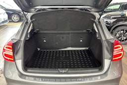 Harmaa Mercedes-Benz GLA 2016 kuva 26.