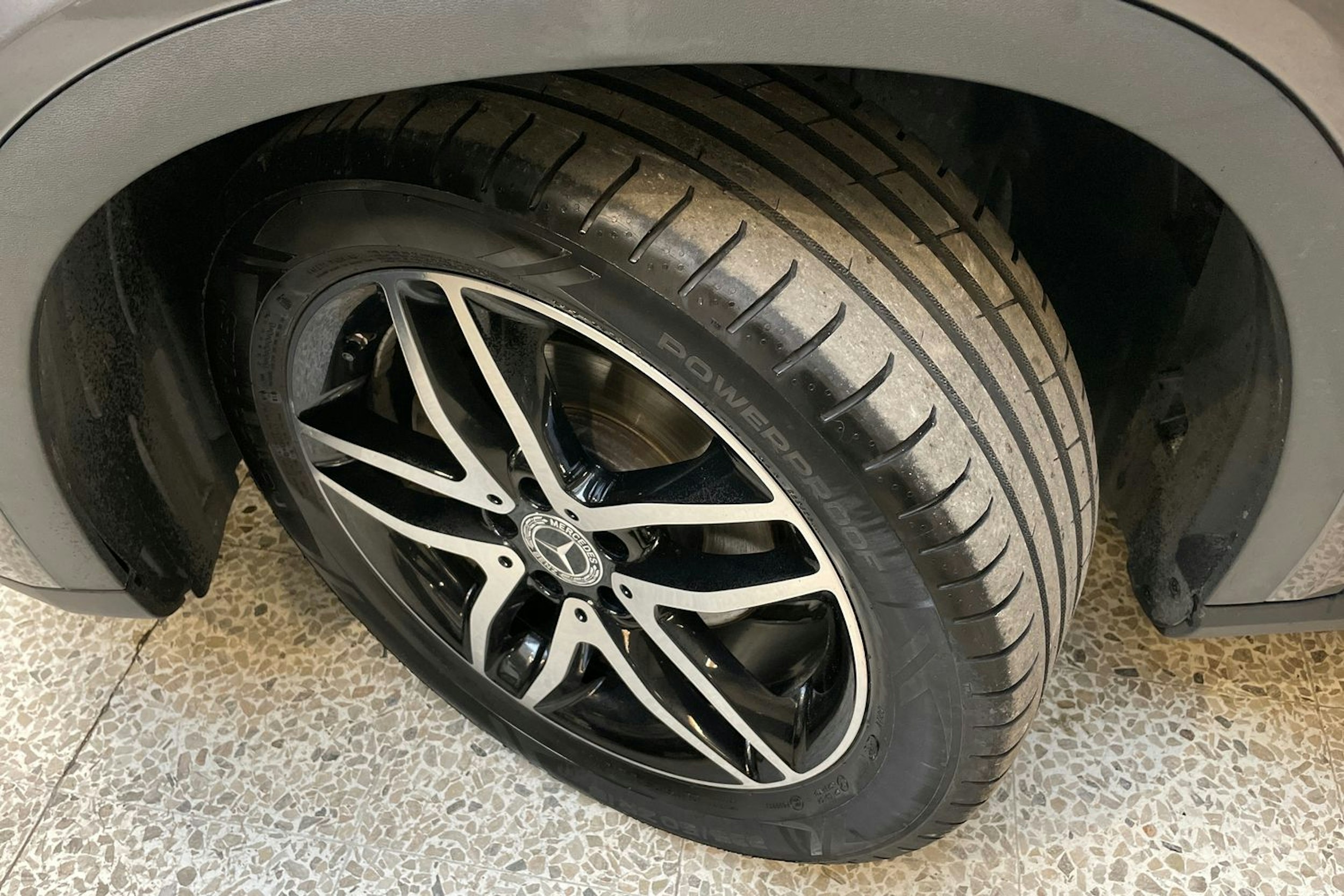 harmaa Mercedes-Benz GLA 2017 kuva 13.