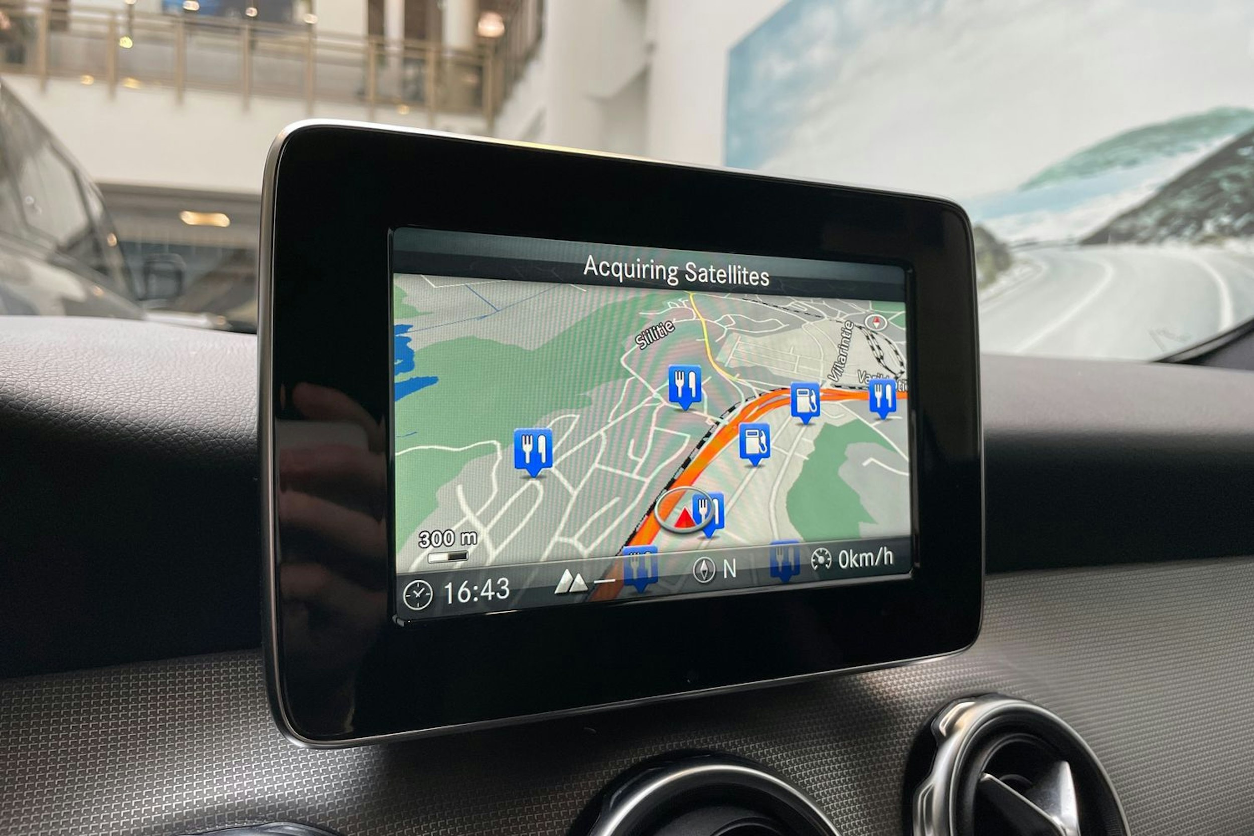 harmaa Mercedes-Benz GLA 2017 kuva 22.