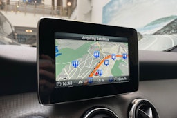 harmaa Mercedes-Benz GLA 2017 kuva 22.