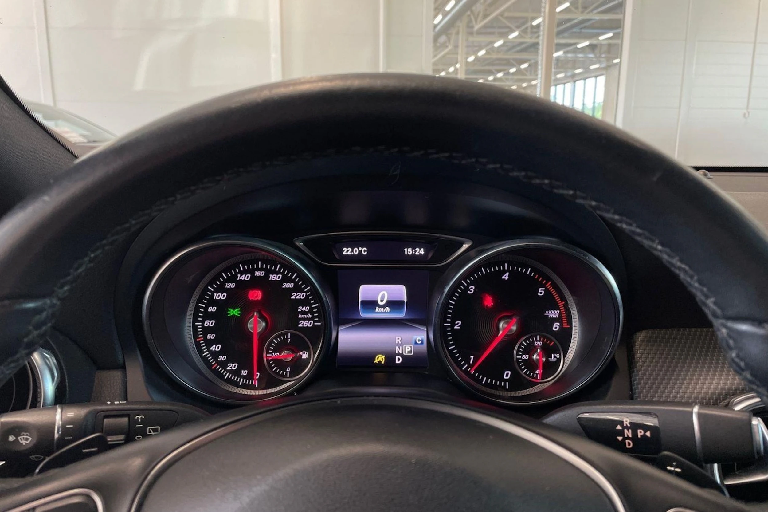 harmaa Mercedes-Benz GLA 2018 kuva 13.