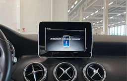harmaa Mercedes-Benz GLA 2018 kuva 19.
