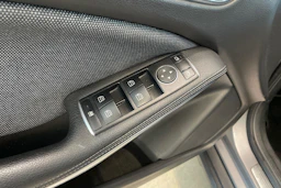 harmaa Mercedes-Benz GLA 2018 kuva 23.