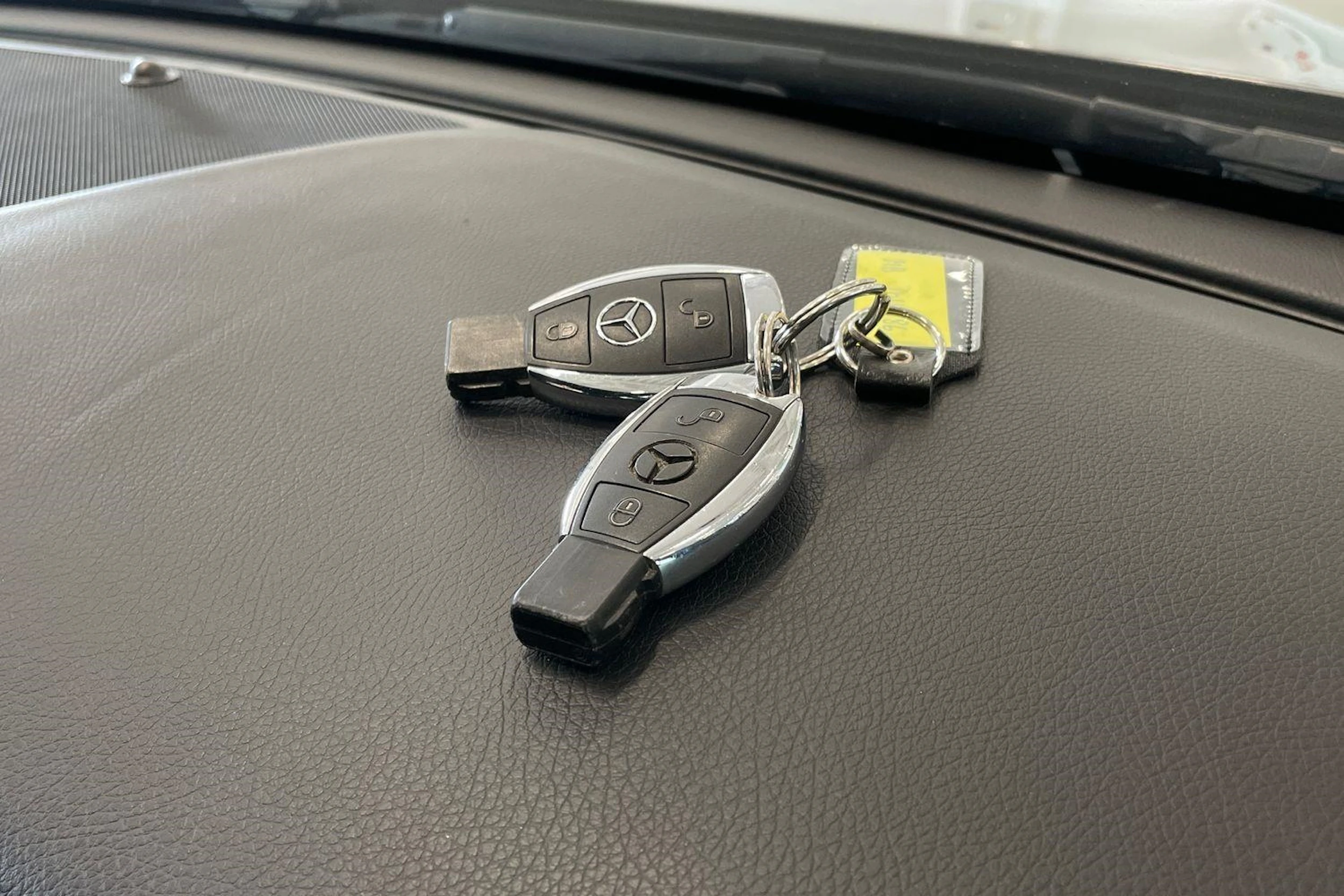 harmaa Mercedes-Benz GLA 2018 kuva 26.