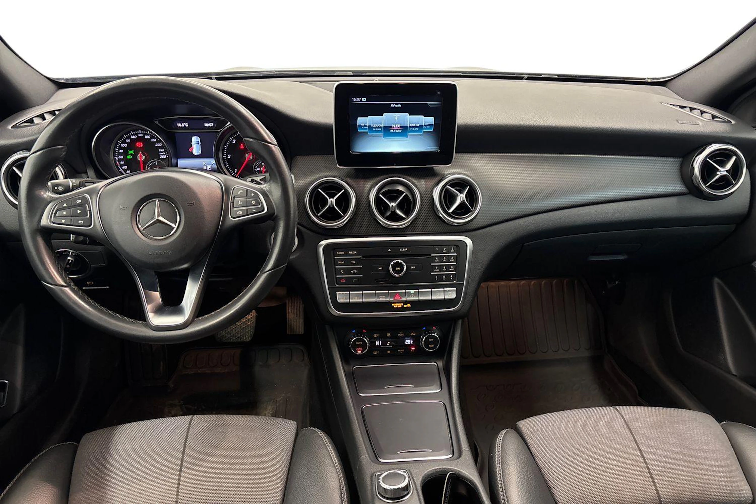 met. ruskea (beige) Mercedes-Benz GLA 2018 kuva 7.