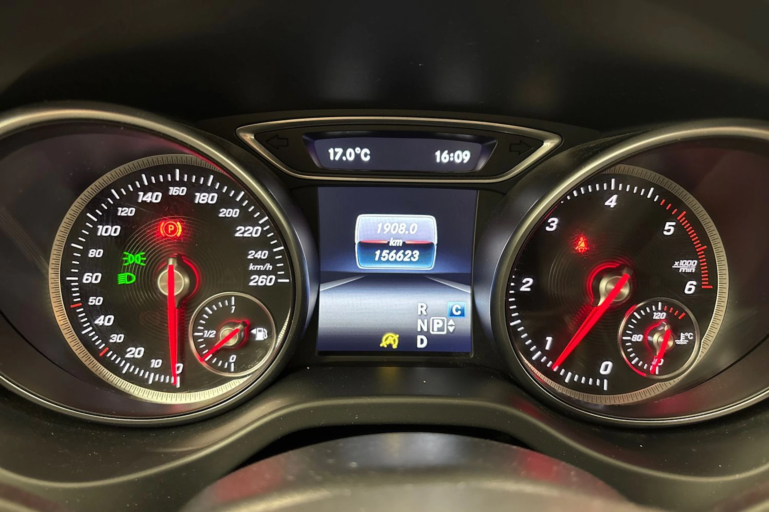 met. ruskea (beige) Mercedes-Benz GLA 2018 kuva 18.