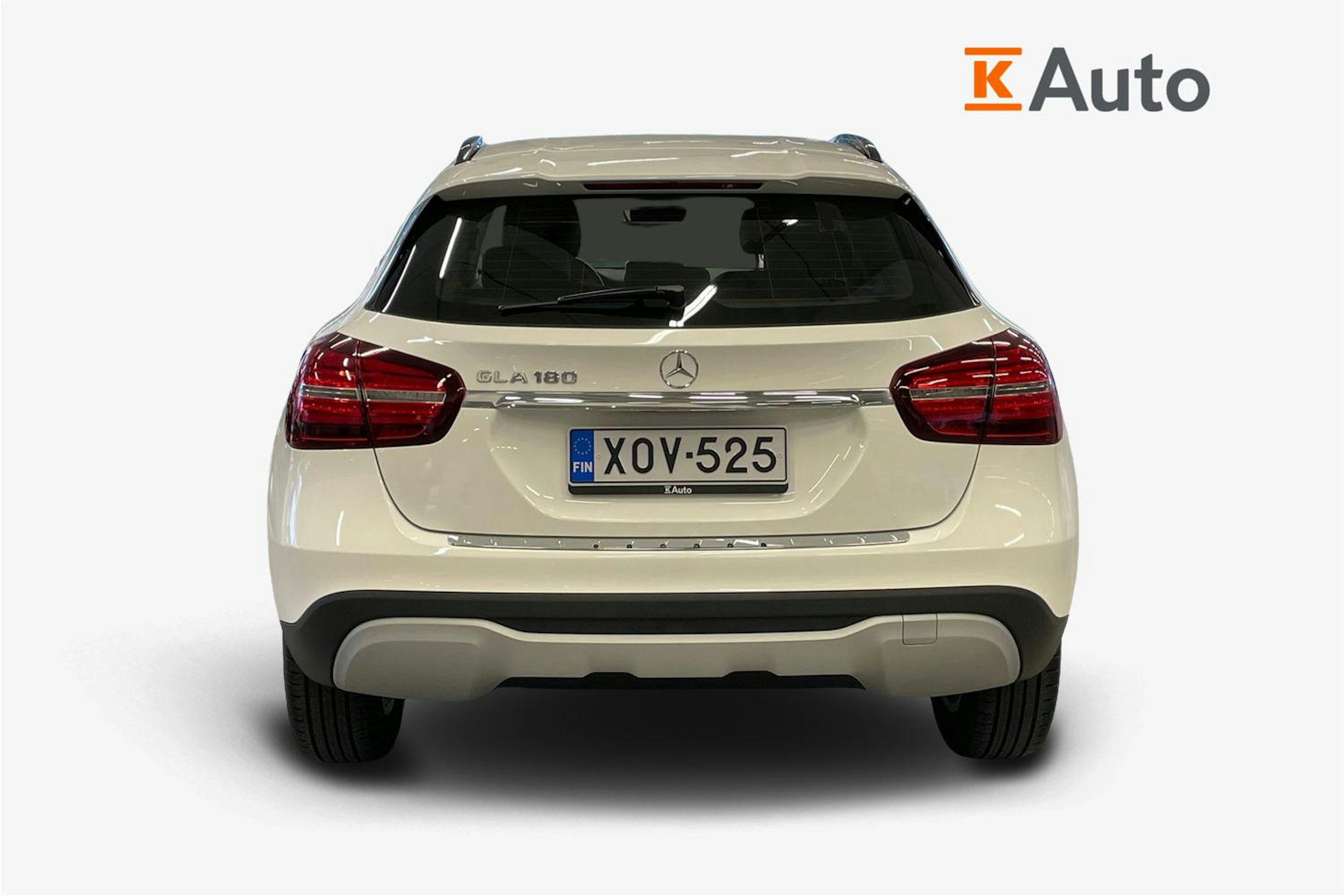 Valkoinen Mercedes-Benz GLA 2018 kuva 3.