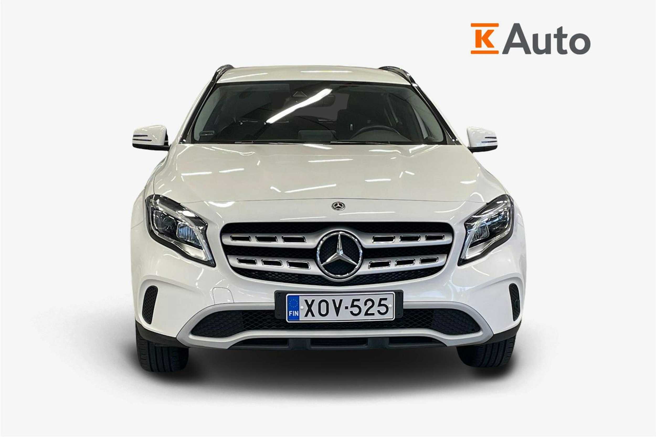 Valkoinen Mercedes-Benz GLA 2018 kuva 5.