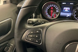 Valkoinen Mercedes-Benz GLA 2018 kuva 15.