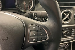 Valkoinen Mercedes-Benz GLA 2018 kuva 17.