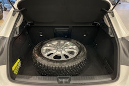 Valkoinen Mercedes-Benz GLA 2018 kuva 22.