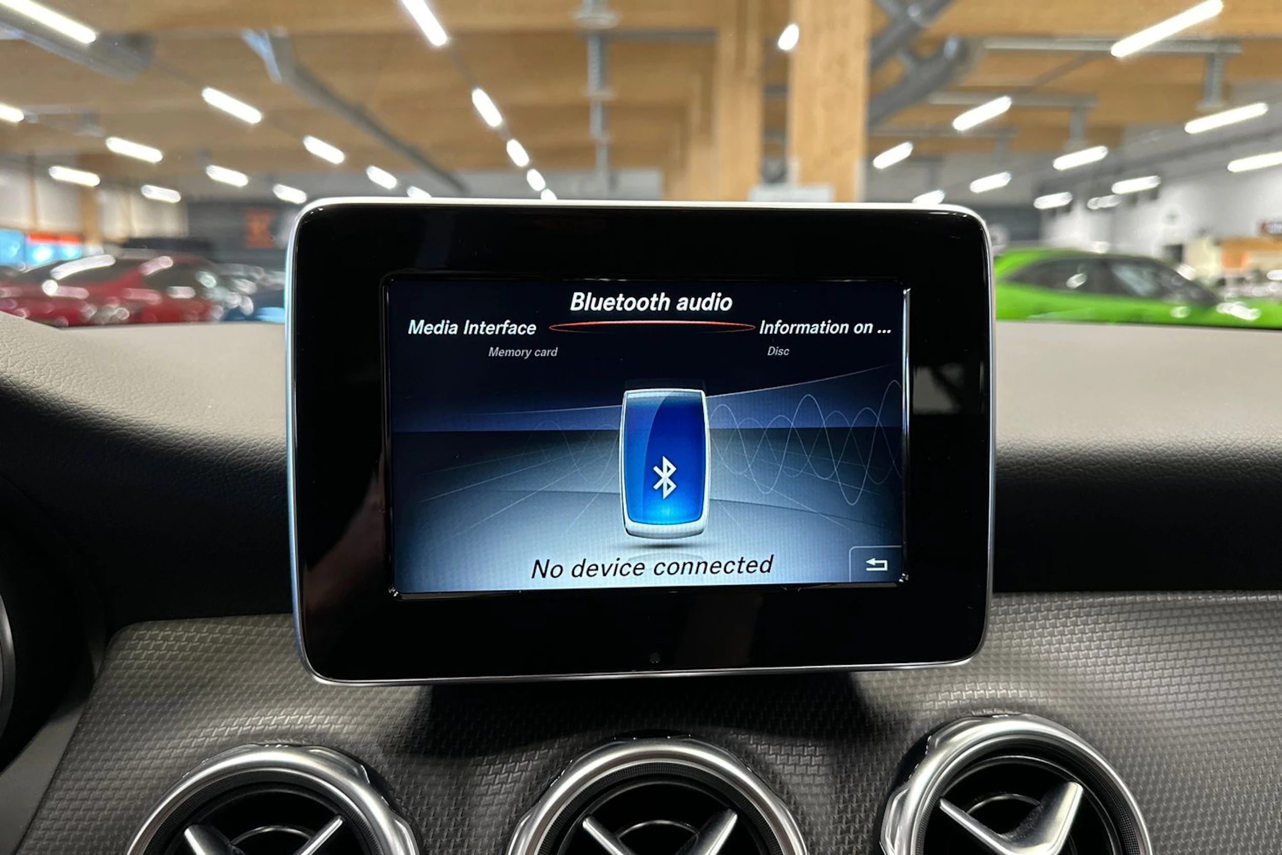 harmaa Mercedes-Benz GLA 2019 kuva 14.