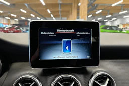 harmaa Mercedes-Benz GLA 2019 kuva 14.
