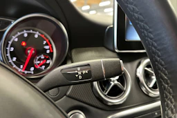 harmaa Mercedes-Benz GLA 2019 kuva 19.