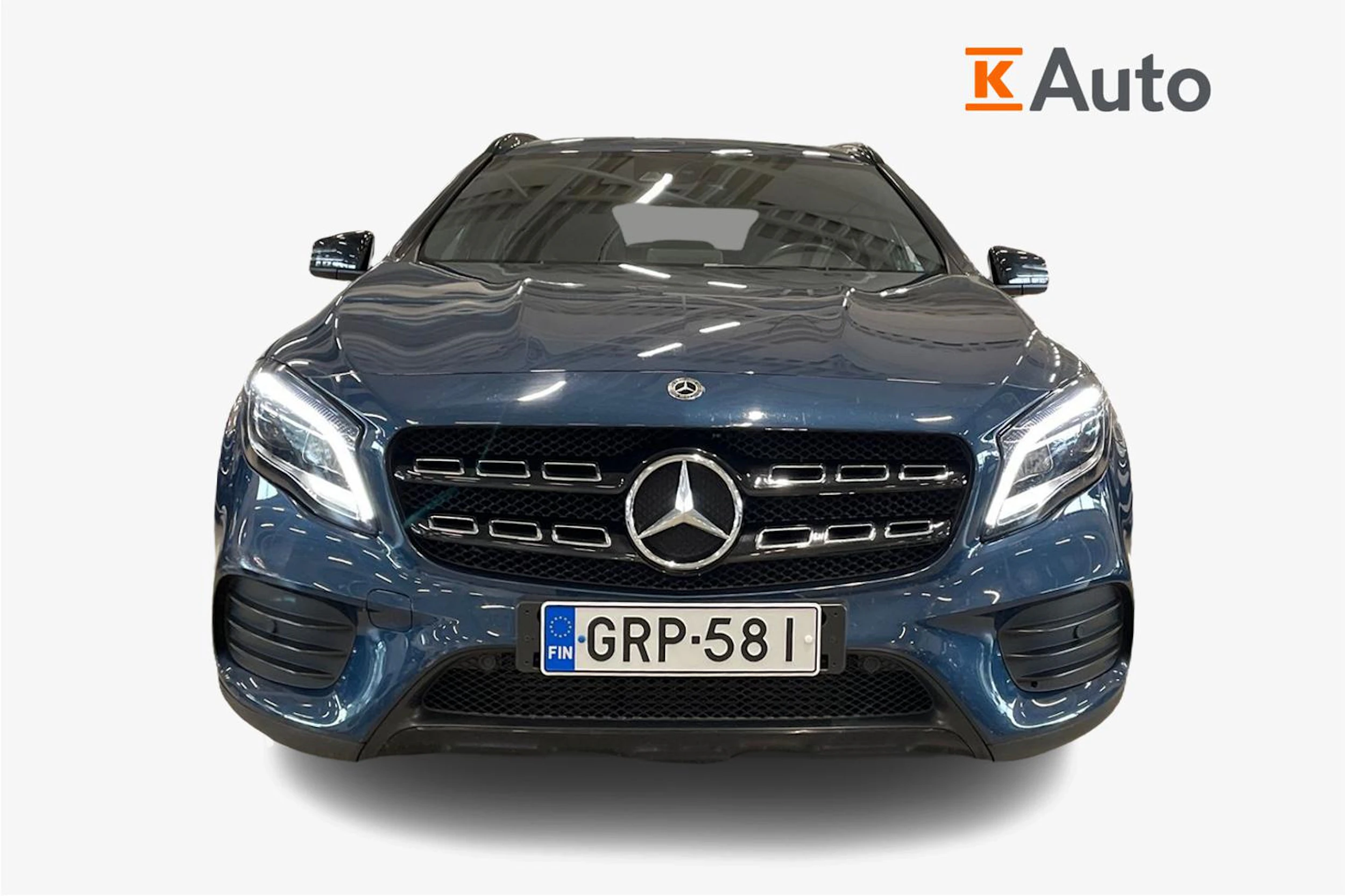 sininen Mercedes-Benz GLA 2019 kuva 4.