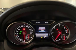 sininen Mercedes-Benz GLA 2019 kuva 16.