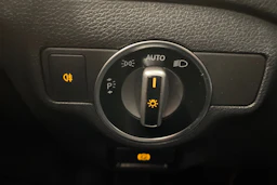 sininen Mercedes-Benz GLA 2019 kuva 17.