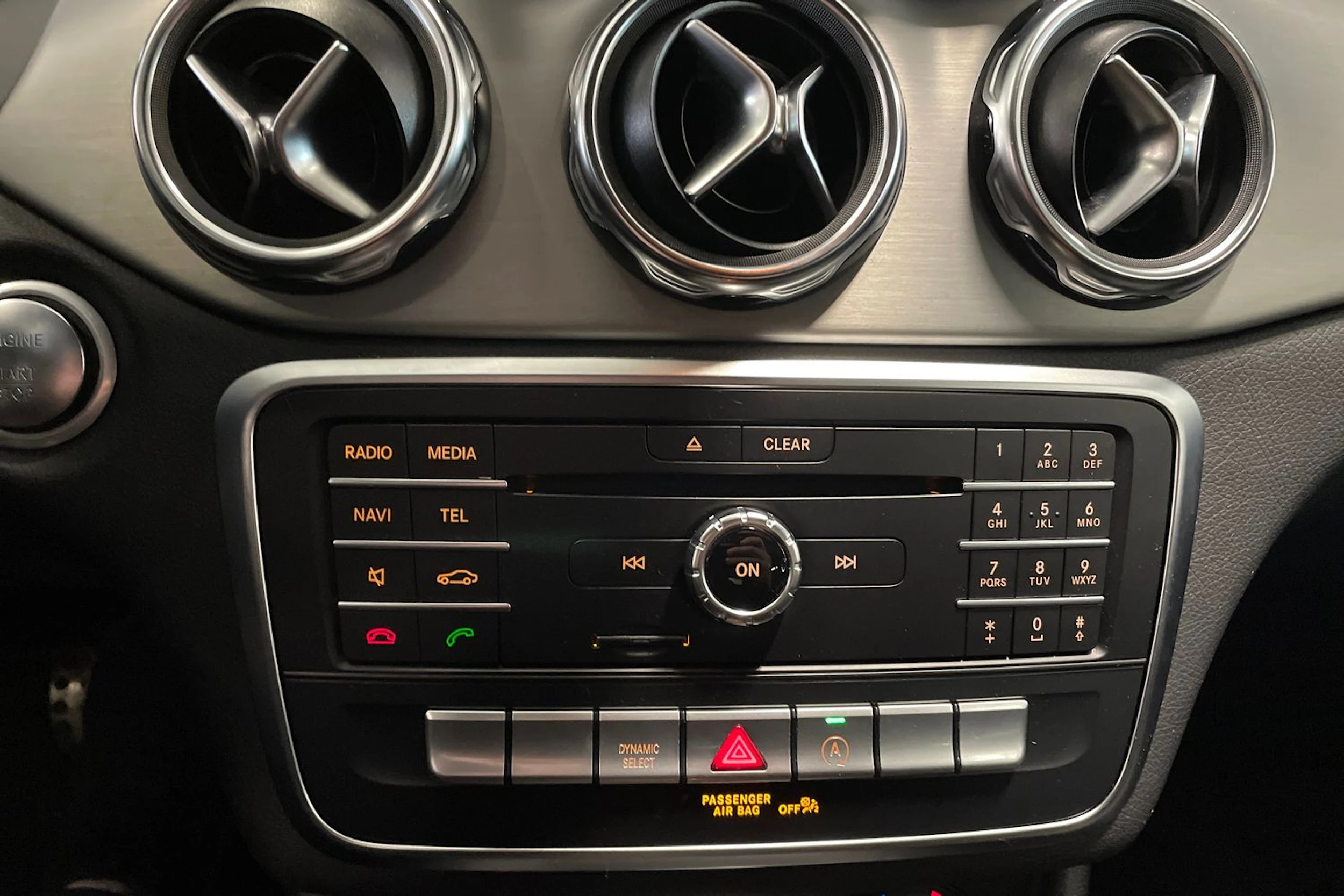 sininen Mercedes-Benz GLA 2019 kuva 24.