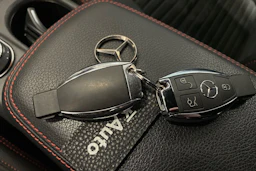 sininen Mercedes-Benz GLA 2019 kuva 27.